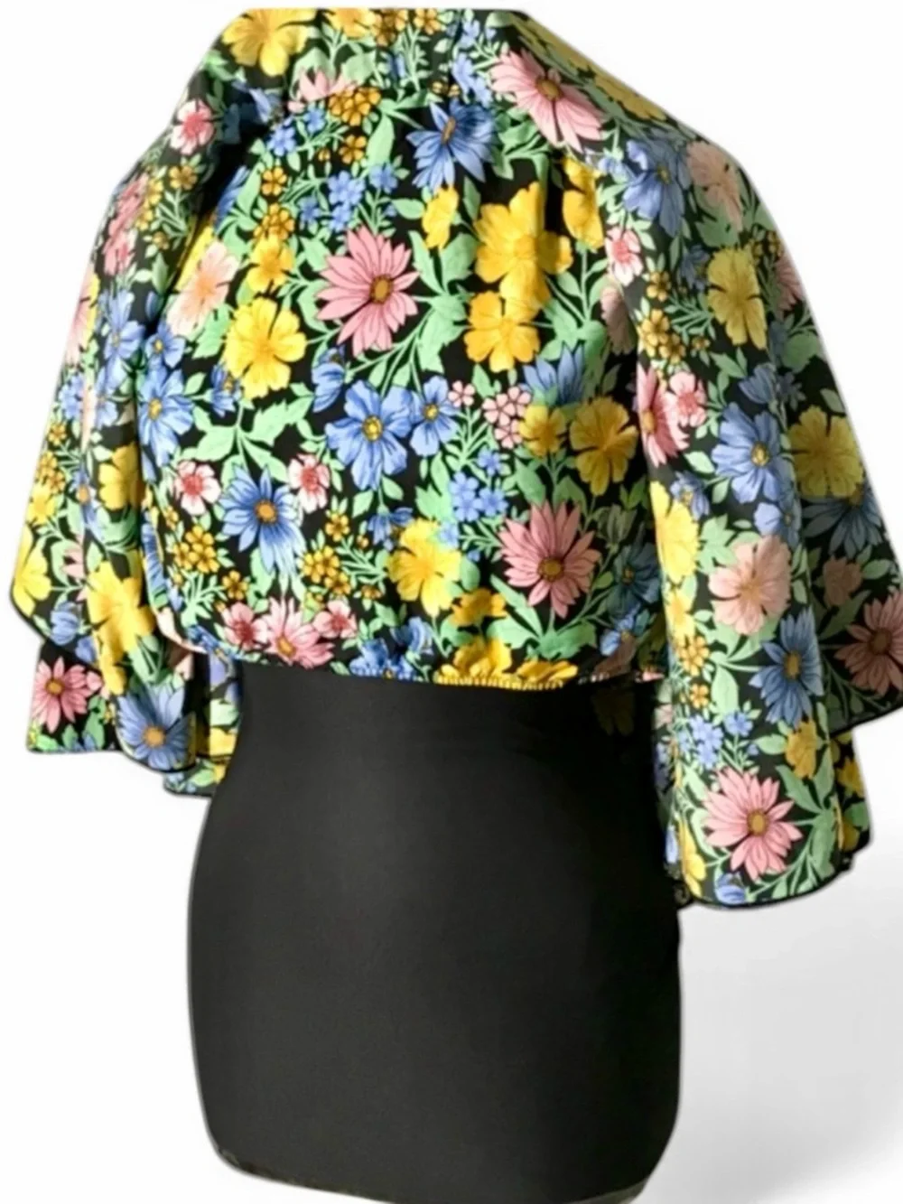Boohoo Plus Woven Ruffle Floral Off-Shoulder Top - Picture 7 of 9